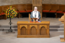 Rev Angus Mathieson welcomes the Congregation to the service